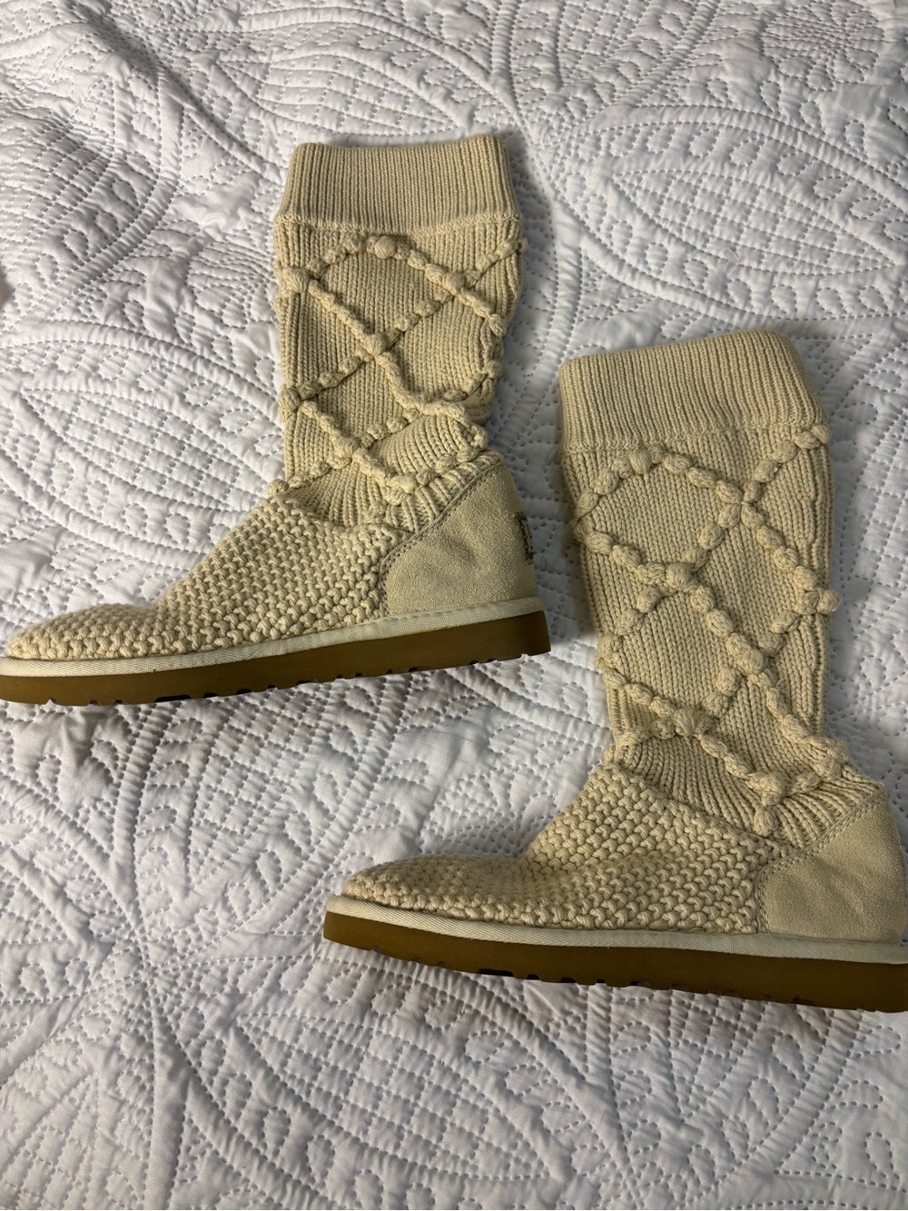 NEVER WORN UGG Women's Knitted Pull-On Boots in Cream Size 7